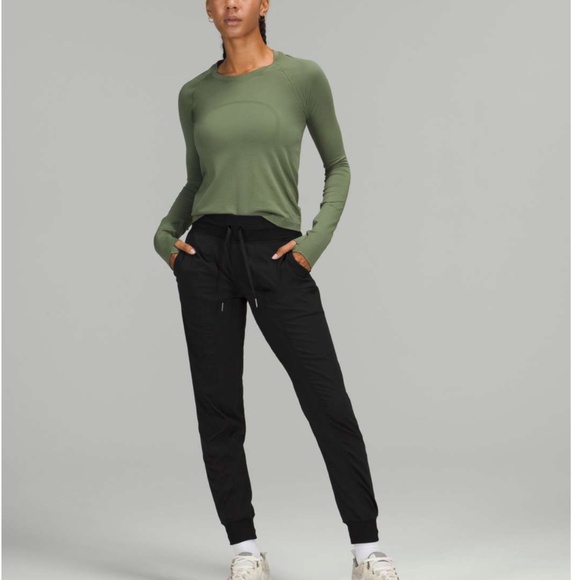 Lululemon Dance Studio Mid-Rise Jogger Black - Picture 1 of 12